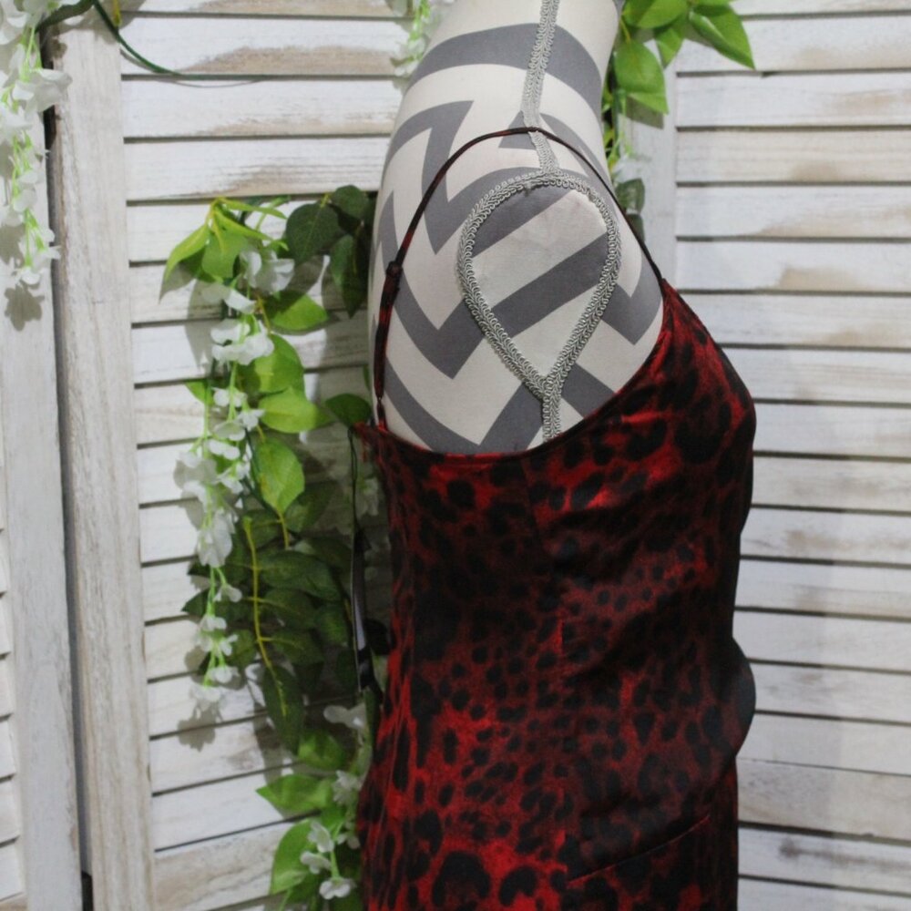Pretty little thing red/black leopard print slip dress (944) - Picture 6 of 16